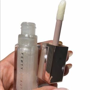 Fenty Beauty Gloss Bomb 🤍